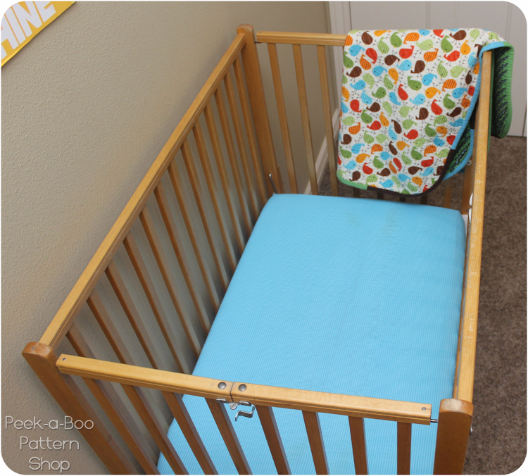 mini crib sheets size